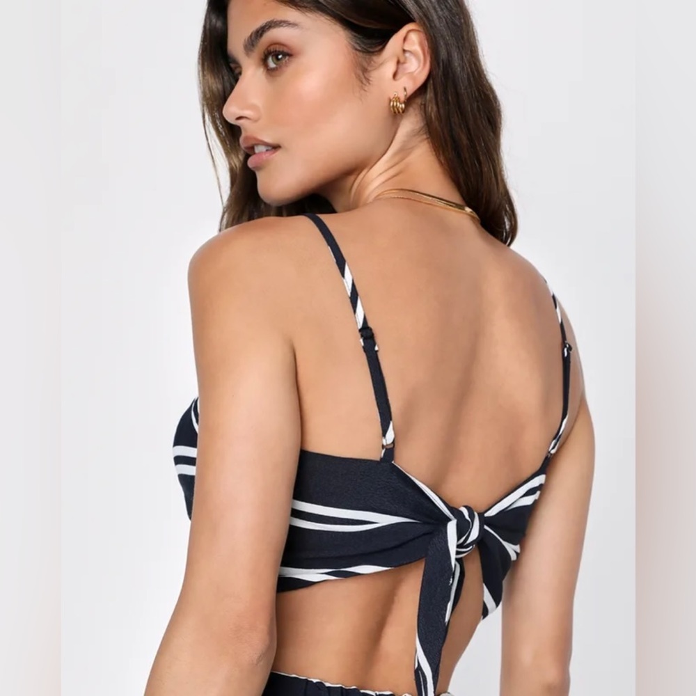 4/$25 NWT Lulu’s crop top - Picture 2 of 5